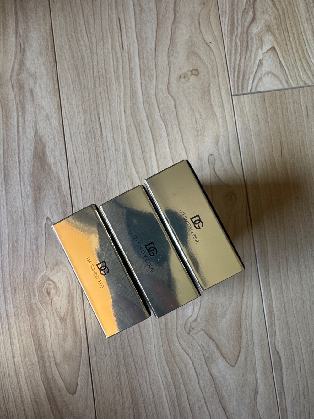 Dolce & Gabbana Gold Metallic Cherry Glaze - Picture 2 of 5